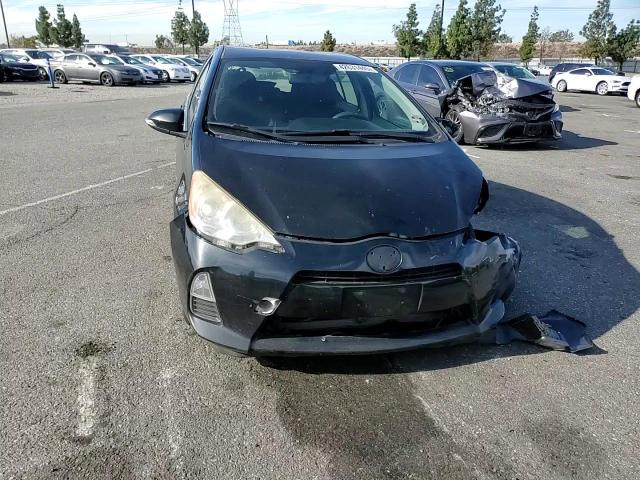 2013 Toyota Prius - Image 11