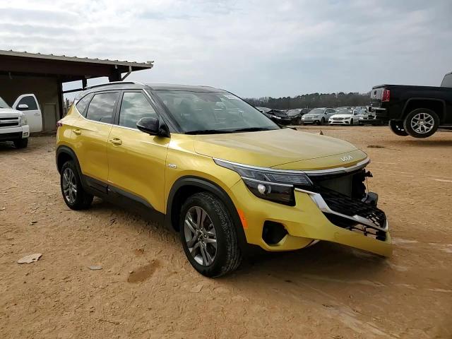2023 Kia Seltos - Image 12