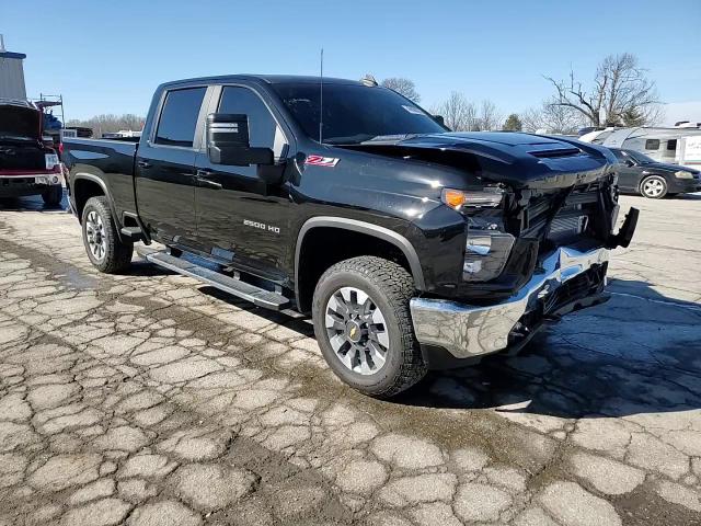 2022 Chevrolet Silverado - Image 14