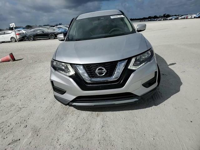 2017 Nissan Rogue - Image 11