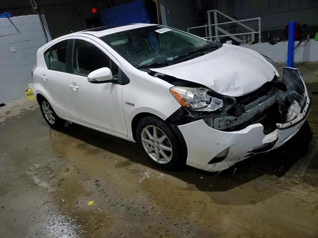 2012 Toyota Prius - Image 11