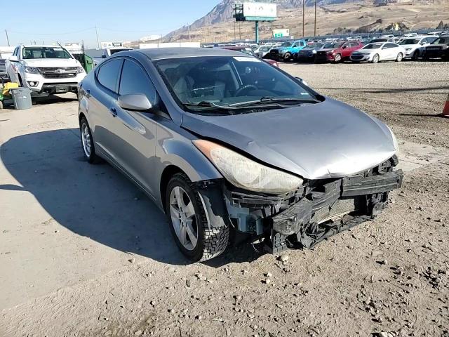2012 Hyundai Elantra - Image 11