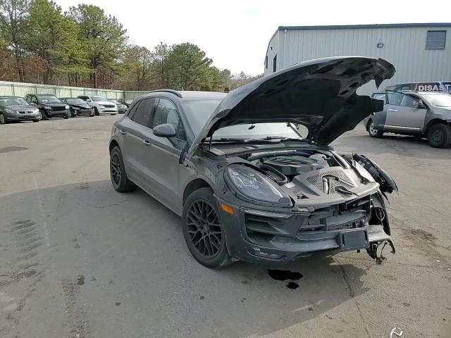 2017 Porsche Macan - Image 12