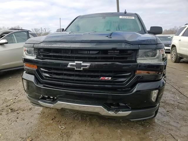 2018 Chevrolet Silverado - Image 13