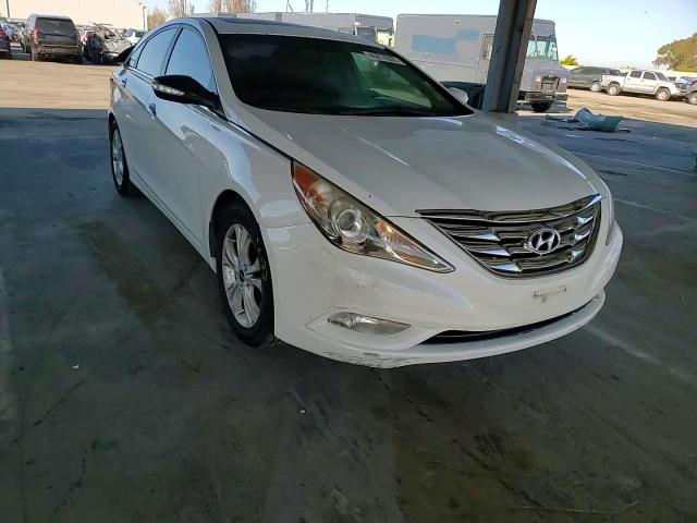 2011 Hyundai Sonata - Image 11