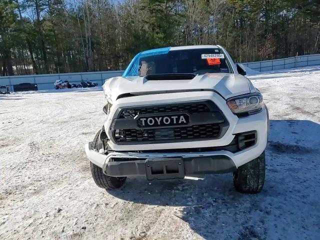 2019 Toyota Tacoma - Image 11
