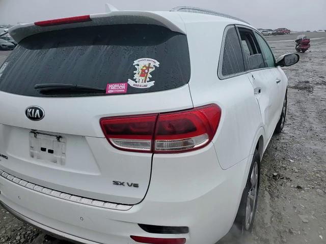 2016 Kia Sorento - Image 11