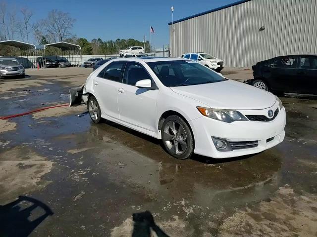 2014 Toyota Camry - Image 14