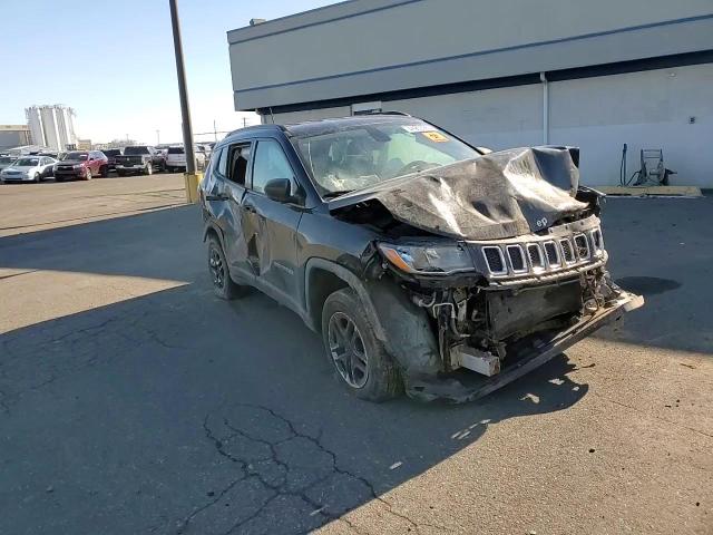 2018 Jeep Compass - Image 11