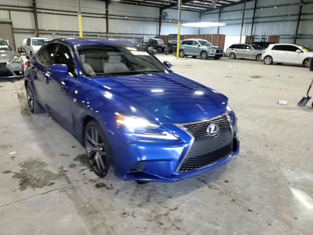 2016 Lexus IS - Image 13
