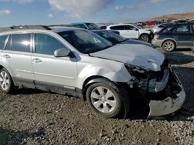 2011 Subaru Outback - Image 11