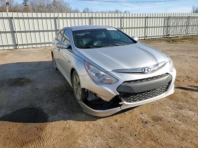 2013 Hyundai Sonata Hybrid VIN: KMHEC4A45DA100032 Lot: 46705995