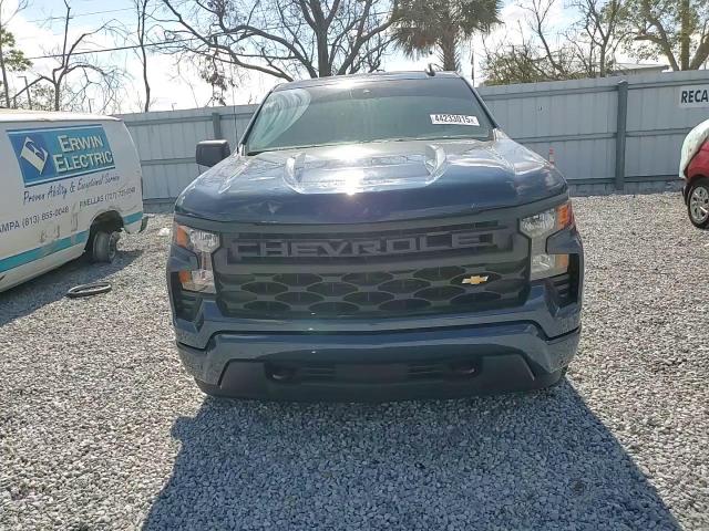 2022 Chevrolet Silverado - Image 11