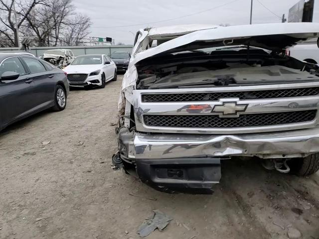 2008 Chevrolet Silverado - Image 11