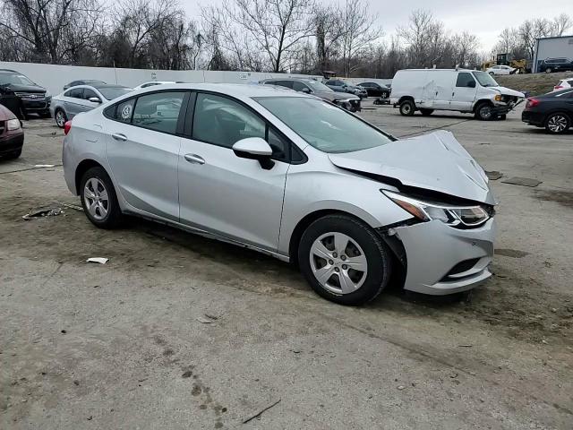 2017 Chevrolet Cruze - Image 10