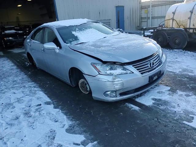 2011 Lexus ES - Image 10