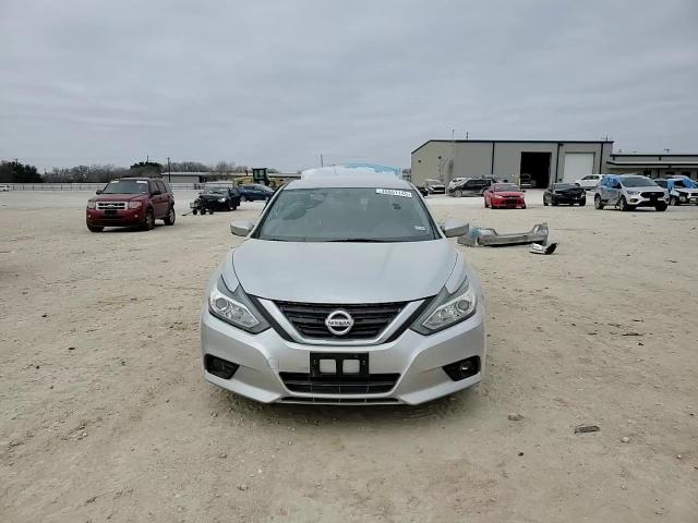 2017 Nissan Altima - Image 10
