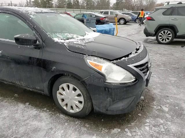 2019 Nissan Versa - Image 10