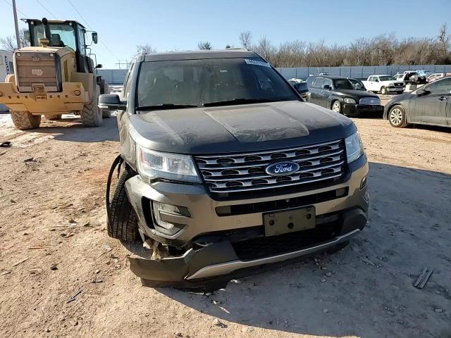 2016 Ford Explorer - Image 11