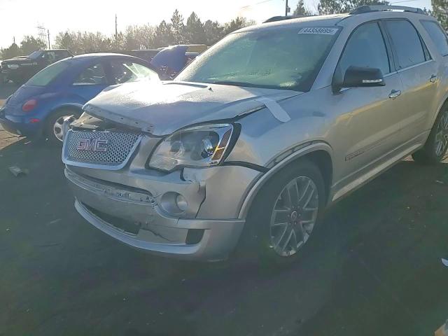 2011 GMC Acadia - Image 11