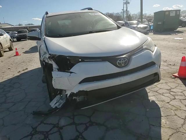 2017 Toyota RAV 4 - Image 12