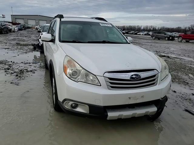 2011 Subaru Outback - Image 10