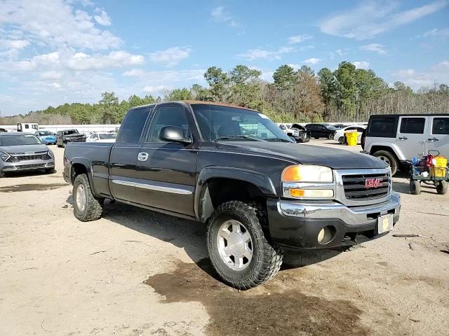 2005 GMC Sierra - Image 11