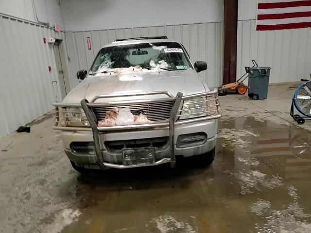 2002 Ford Explorer - Image 12