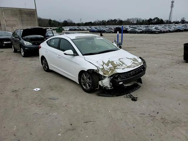 2017 Hyundai Elantra - Image 10