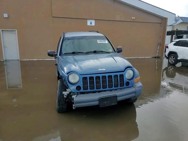 2006 Jeep Liberty (North America) - Image 11