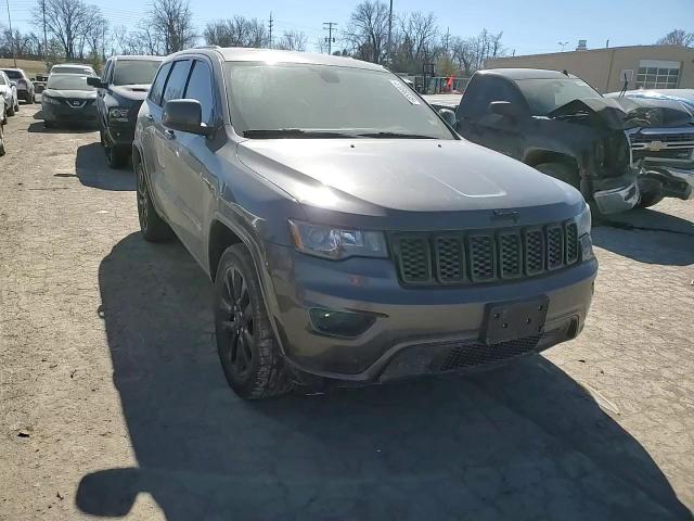 2017 Jeep Grand Cherokee - Image 12