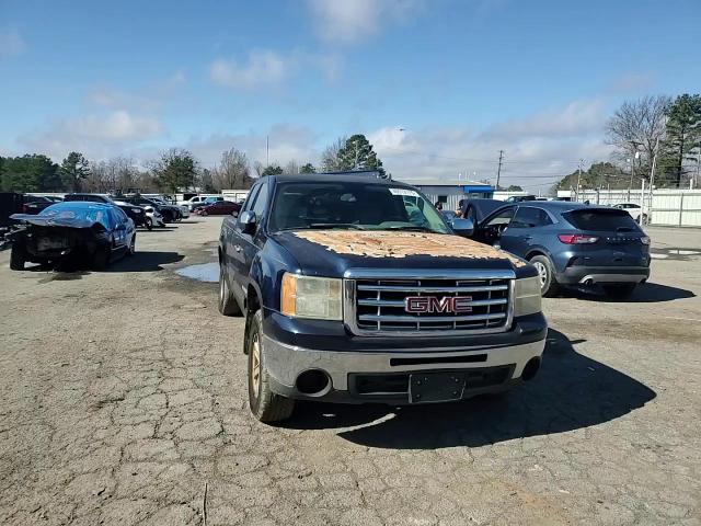 2009 GMC Sierra - Image 11