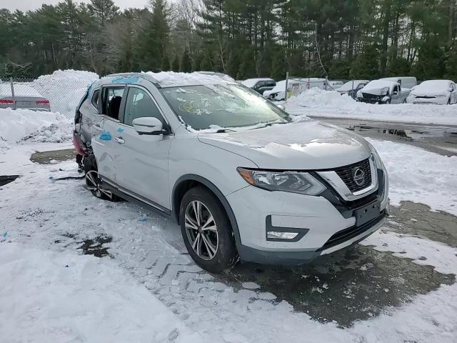 2018 Nissan Rogue - Image 11