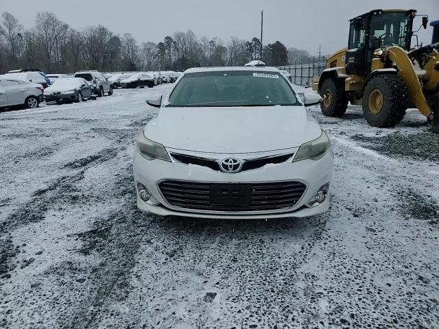 2013 Toyota Avalon - Image 10