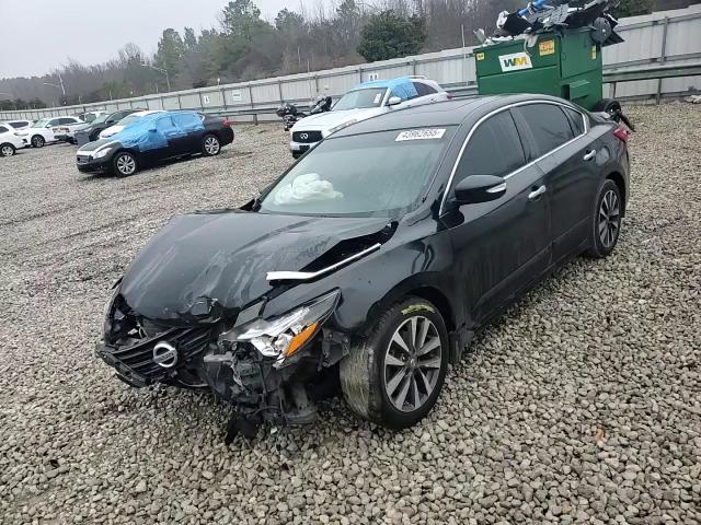 2017 Nissan Altima - Image 10