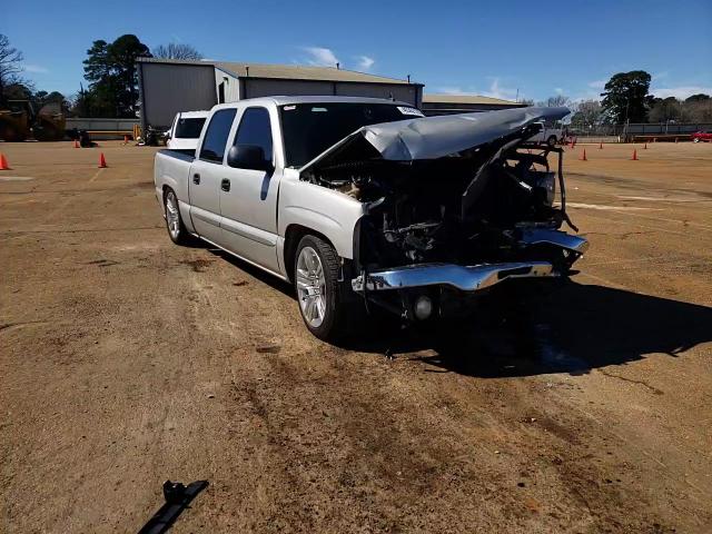 2006 GMC Sierra - Image 11