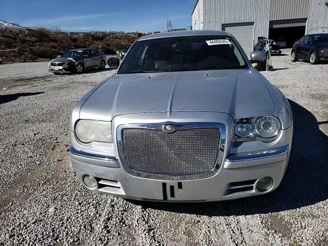 2007 Chrysler 300 - Image 11