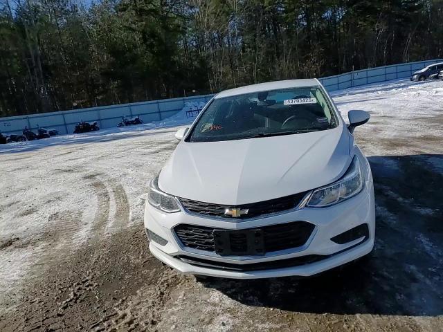2018 Chevrolet Cruze - Image 11