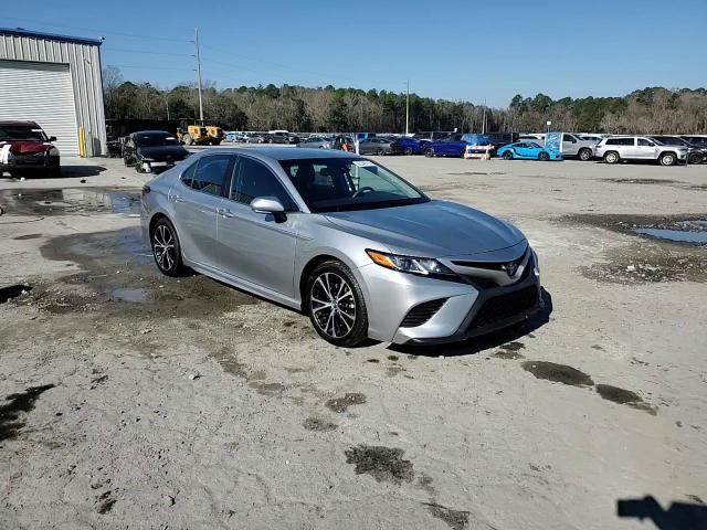 2018 Toyota Camry - Image 13