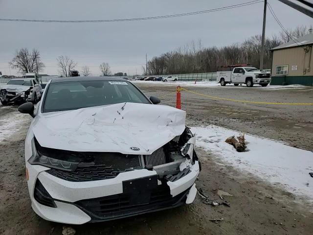 2021 Kia K5 - Image 10