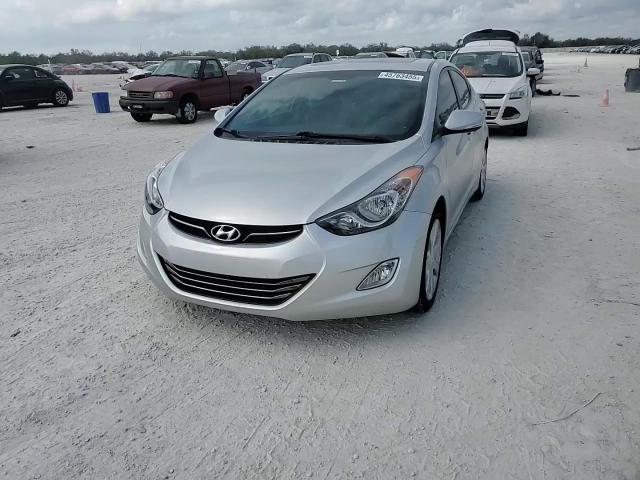 2012 Hyundai Elantra - Image 10