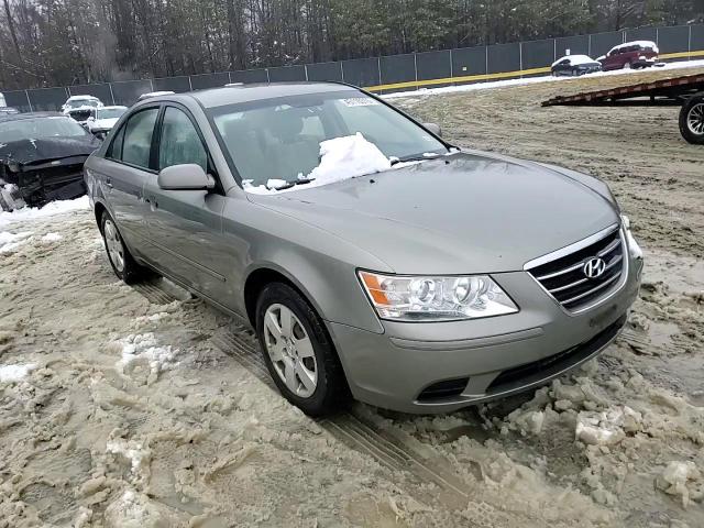 2009 Hyundai Sonata - Image 11