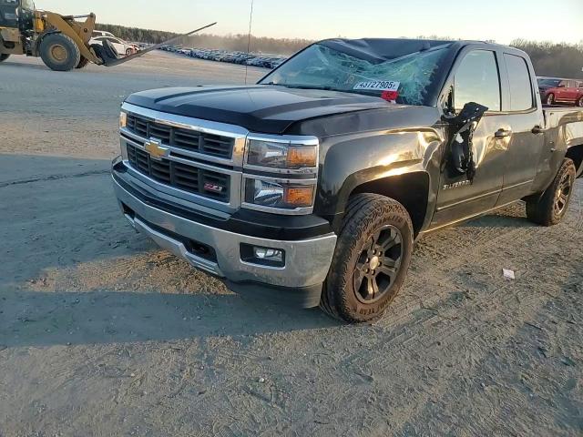 2015 Chevrolet Silverado - Image 11