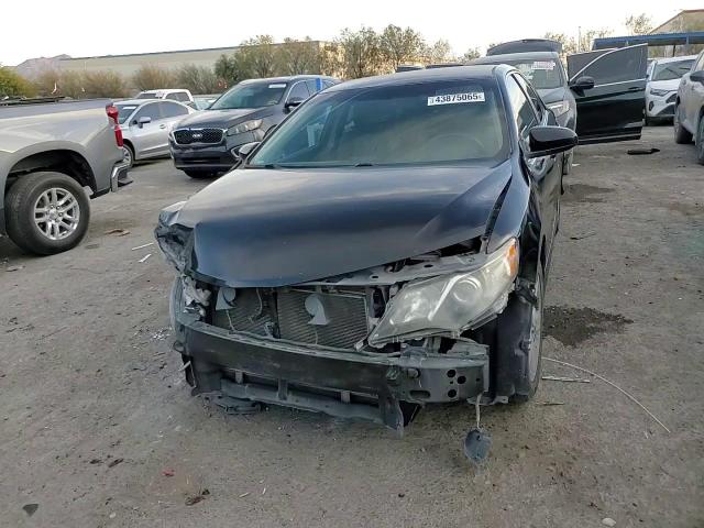 2014 Toyota Camry - Image 14