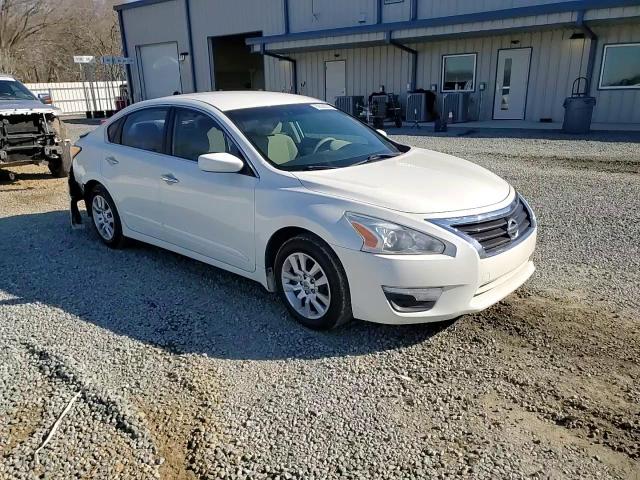 2015 Nissan Altima - Image 11
