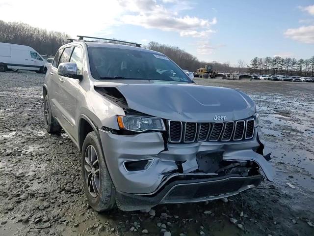 2017 Jeep Grand Cherokee - Image 12