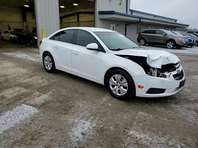 2014 Chevrolet Cruze - Image 13