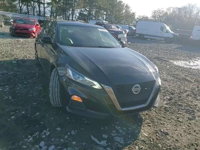 2020 Nissan Altima - Image 11