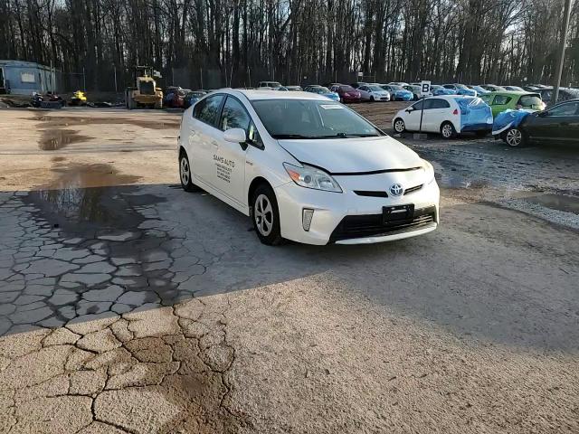 2014 Toyota Prius - Image 13