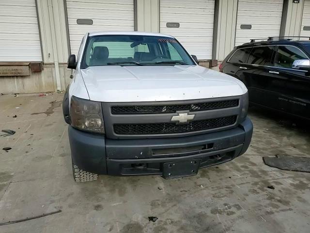 2009 Chevrolet Silverado - Image 11